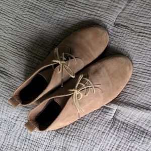 White Mountain ankle boots